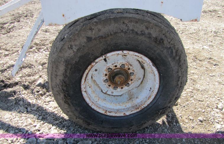 image for item 5220 Hamby 1,000 gallon anhydrous tank on trailer