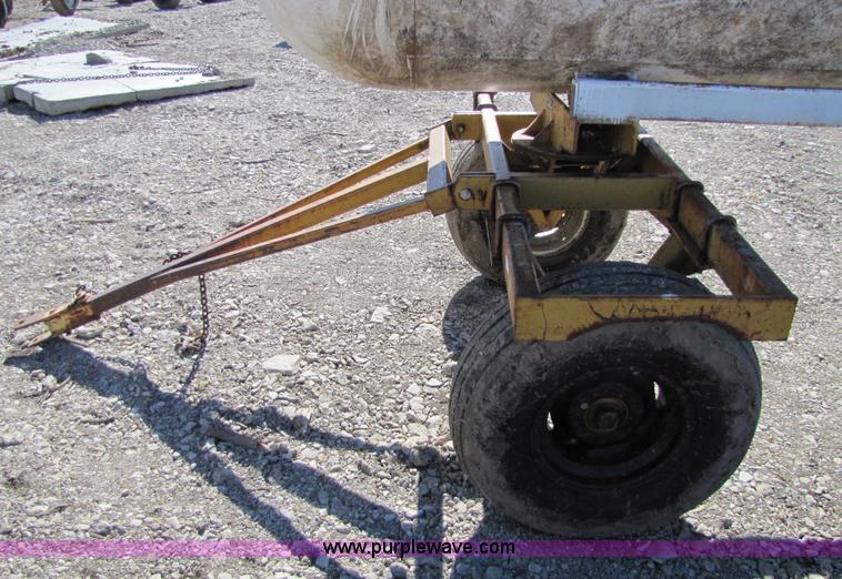 image for item 5221 Hamby 1,000 gallon anhydrous tank on trailer
