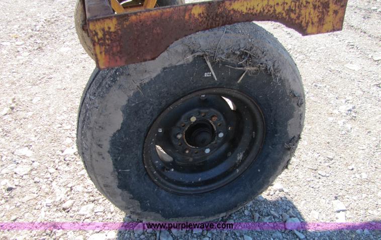 image for item 5221 Hamby 1,000 gallon anhydrous tank on trailer