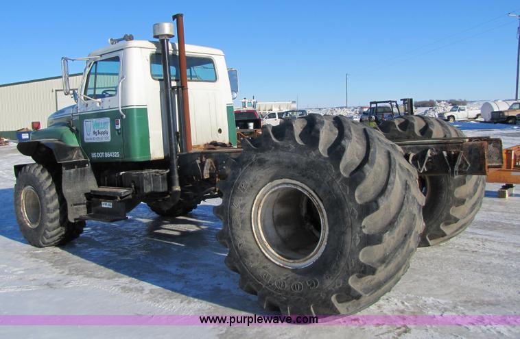 image for item 5303 1989 Loral Easy-Rider 2000-C cab and chassis