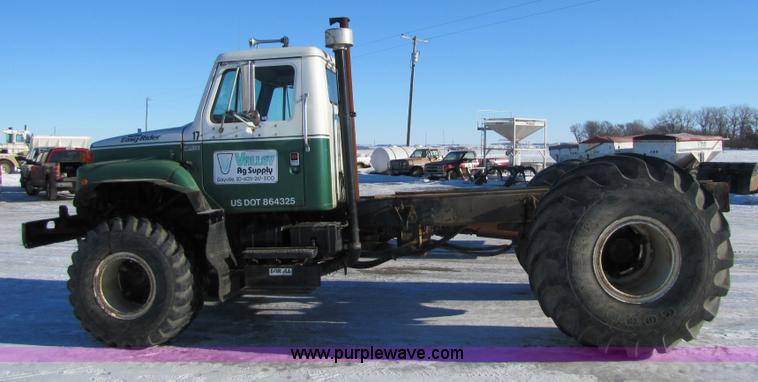 image for item 5303 1989 Loral Easy-Rider 2000-C cab and chassis