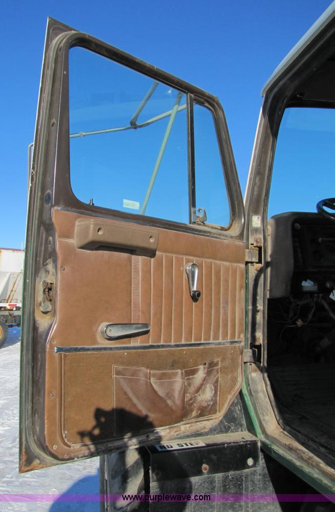 image for item 5303 1989 Loral Easy-Rider 2000-C cab and chassis