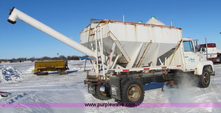 image for item 5305 1982 Ford N700 seed tender truck