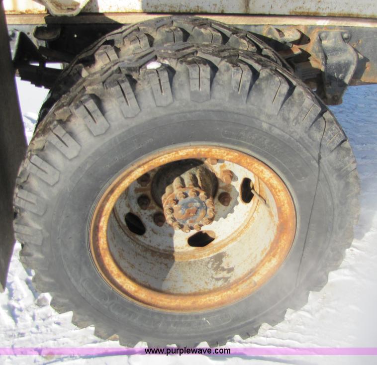 image for item 5305 1982 Ford N700 seed tender truck