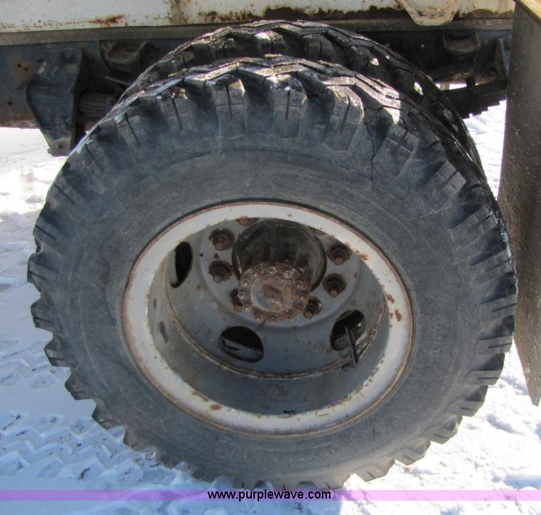 image for item 5305 1982 Ford N700 seed tender truck