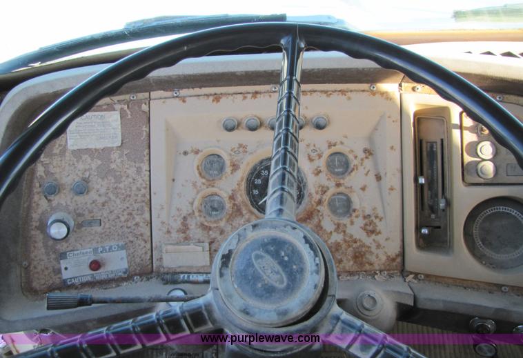 image for item 5305 1982 Ford N700 seed tender truck