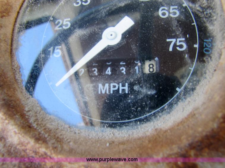 image for item 5305 1982 Ford N700 seed tender truck