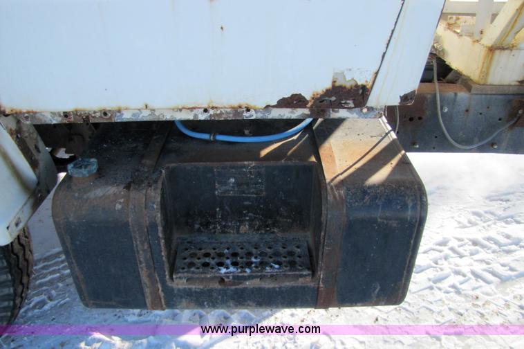 image for item 5305 1982 Ford N700 seed tender truck