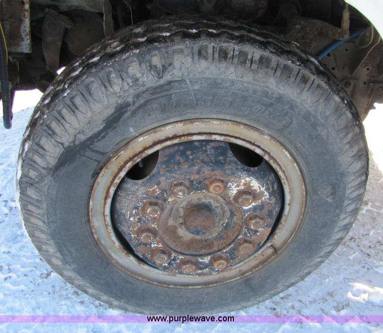 image for item 5305 1982 Ford N700 seed tender truck