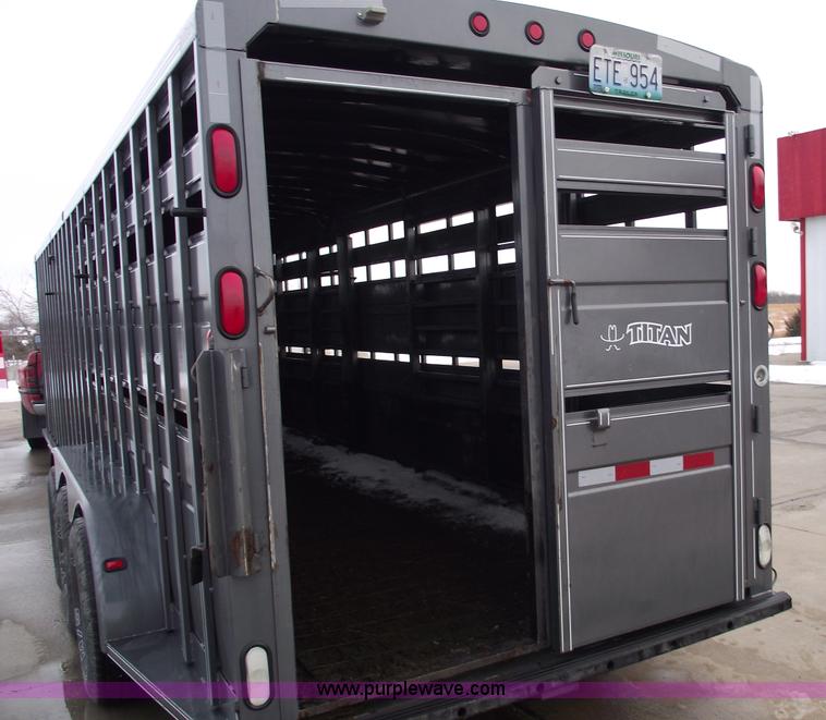 image for item 5369 2007 Titan triple axle stock trailer