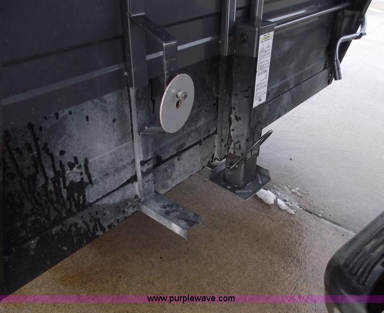 image for item 5369 2007 Titan triple axle stock trailer