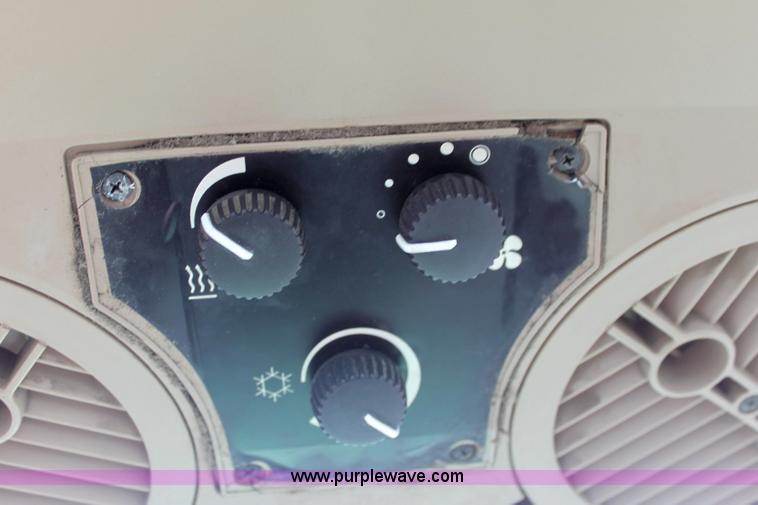 image for item 6509 John Deere 6605 tractor