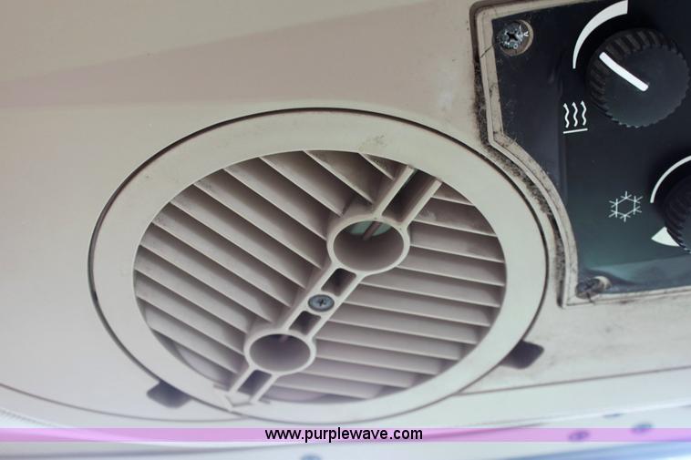 image for item 6509 John Deere 6605 tractor