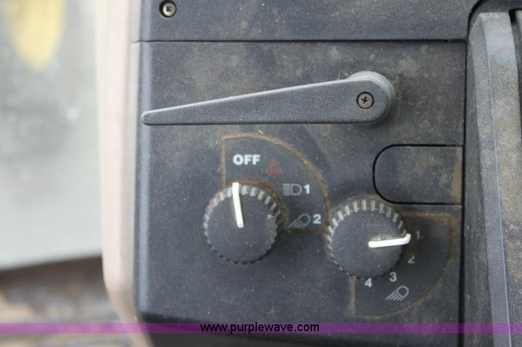 image for item 6509 John Deere 6605 tractor