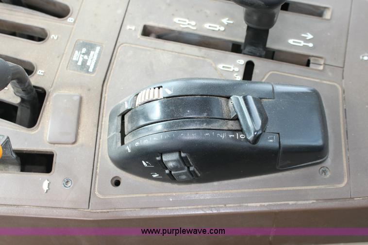 image for item 6514 John Deere 6605 tractor