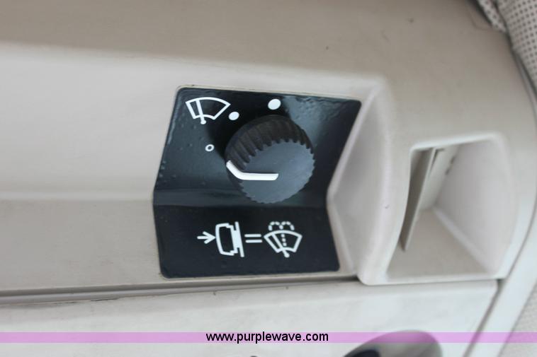 image for item 6514 John Deere 6605 tractor