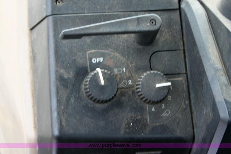 image for item 6514 John Deere 6605 tractor