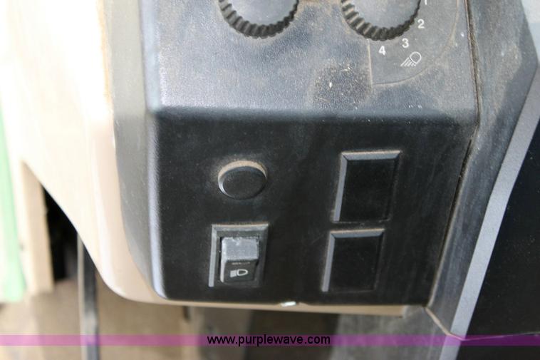 image for item 6514 John Deere 6605 tractor