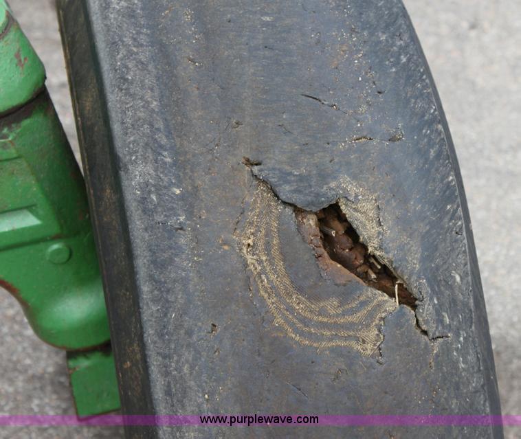 image for item 6514 John Deere 6605 tractor