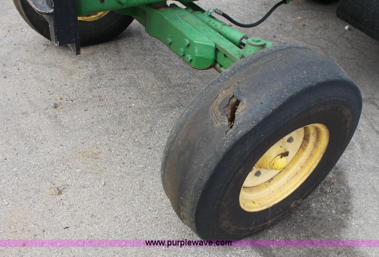 image for item 6514 John Deere 6605 tractor