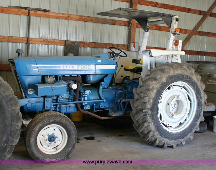 image for item 6528 Ford 6600 tractor
