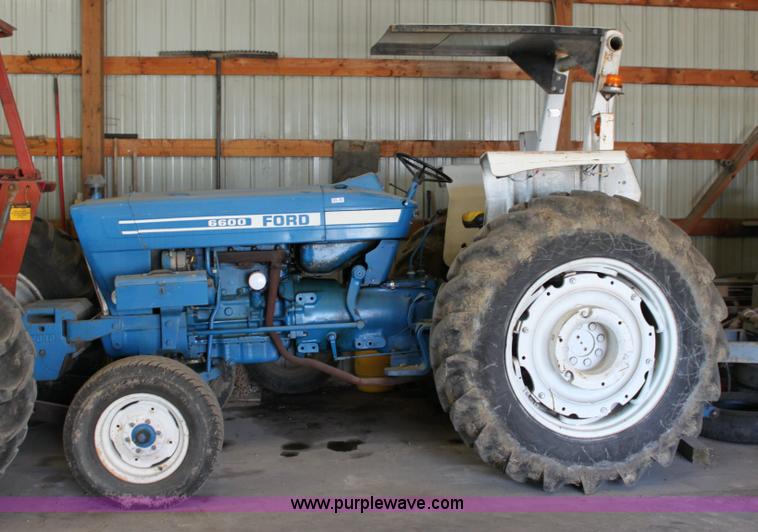 image for item 6528 Ford 6600 tractor