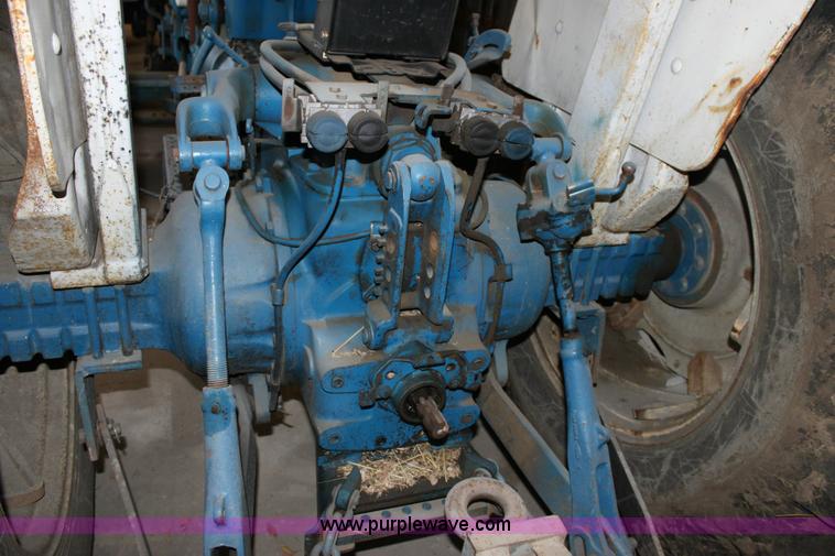 image for item 6528 Ford 6600 tractor