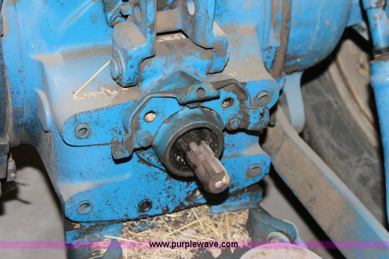 image for item 6528 Ford 6600 tractor