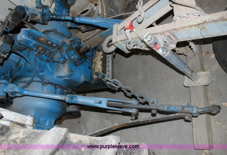 image for item 6528 Ford 6600 tractor