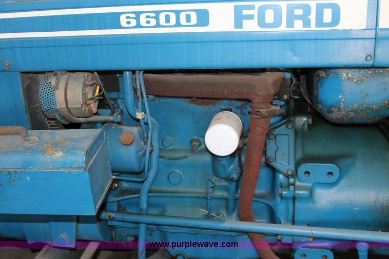 image for item 6528 Ford 6600 tractor