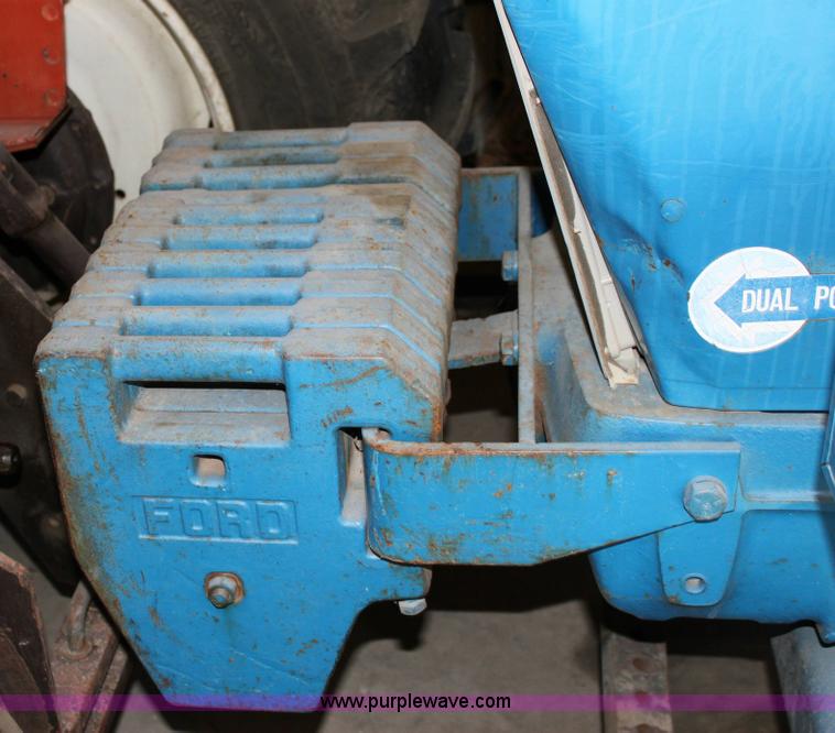 image for item 6528 Ford 6600 tractor