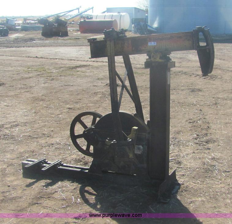 Jensen mini pump jack in Pratt, KS Item 6846 sold Purple Wave