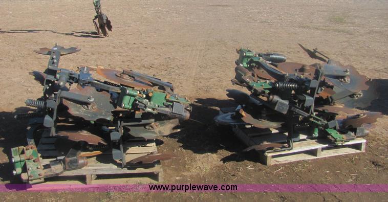 image for item 6849 (12) quinstar strip till row units