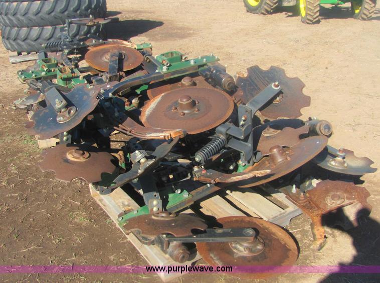 image for item 6849 (12) quinstar strip till row units