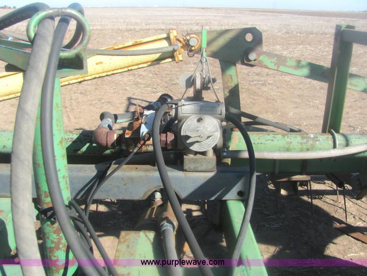 image for item 6852 John Deere A1600 24' folding chisel with injector