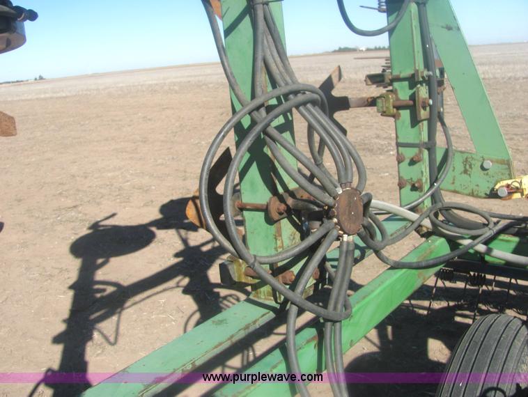 image for item 6852 John Deere A1600 24' folding chisel with injector