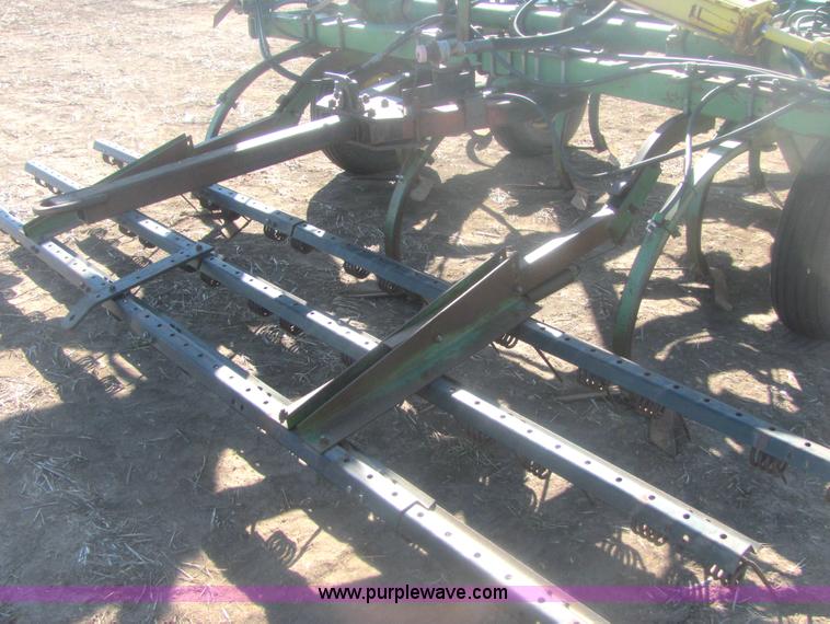 image for item 6852 John Deere A1600 24' folding chisel with injector