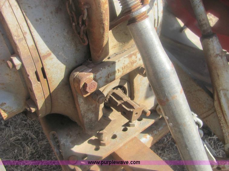 image for item 6863 Massey-Ferguson 180 tractor