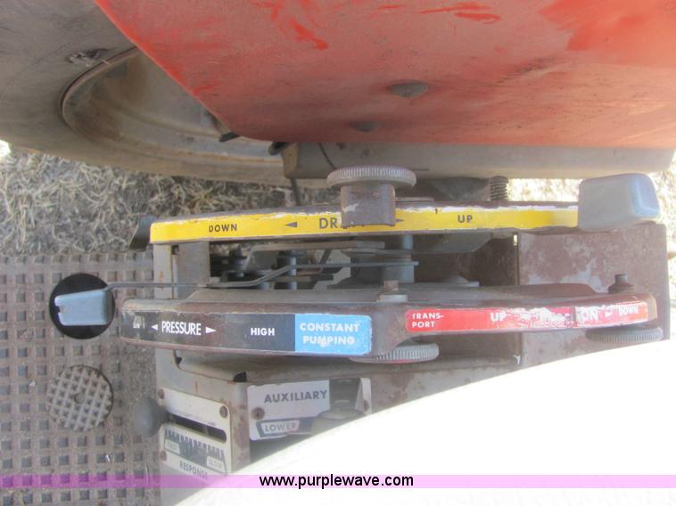 image for item 6863 Massey-Ferguson 180 tractor