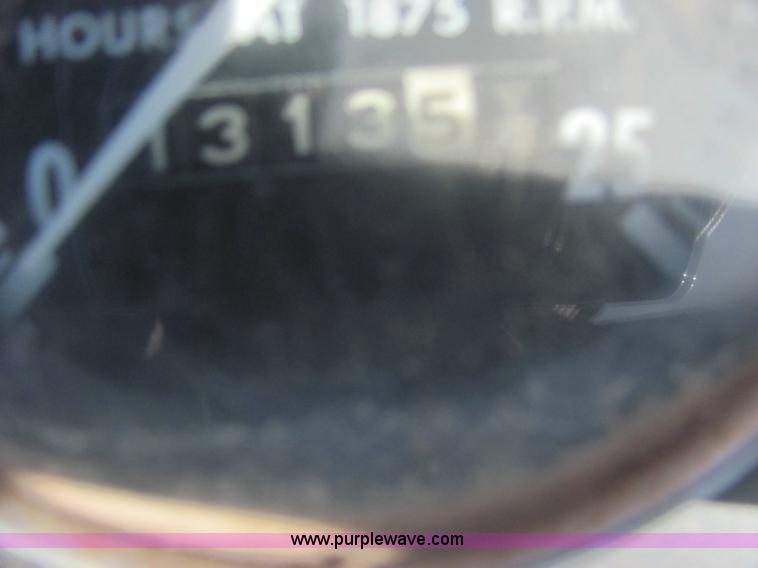 image for item 6863 Massey-Ferguson 180 tractor