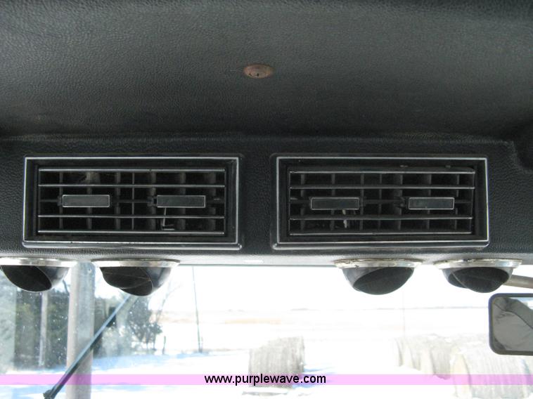 image for item 8209 1979 Case 2090 cab tractor