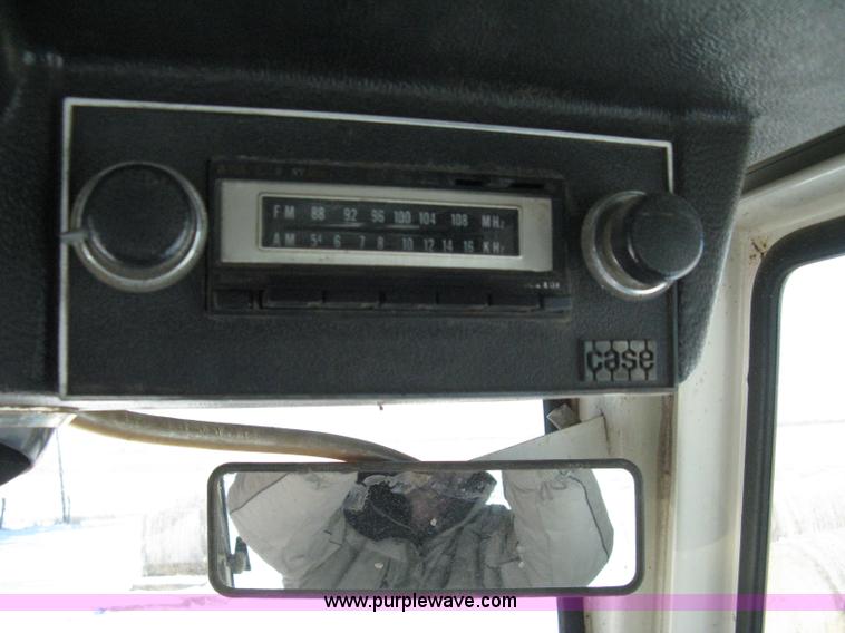 image for item 8209 1979 Case 2090 cab tractor