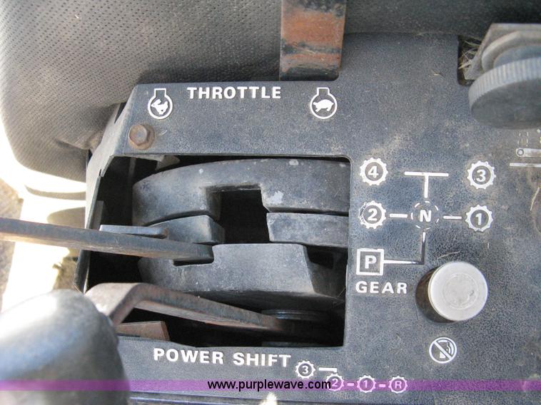 image for item 8209 1979 Case 2090 cab tractor