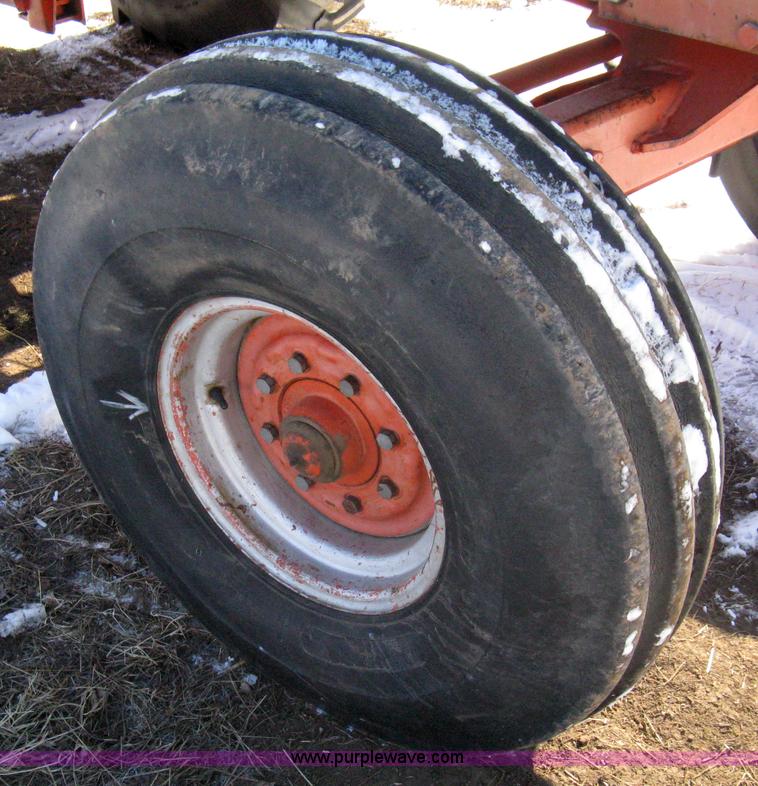 image for item 8209 1979 Case 2090 cab tractor