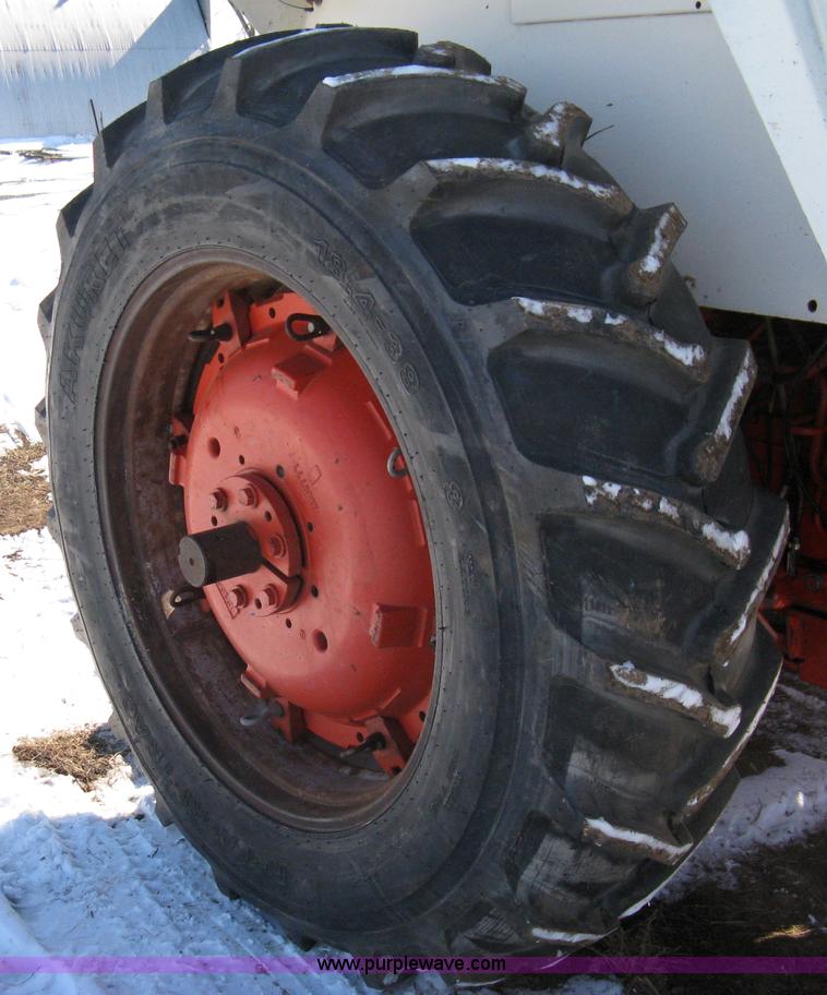 image for item 8209 1979 Case 2090 cab tractor