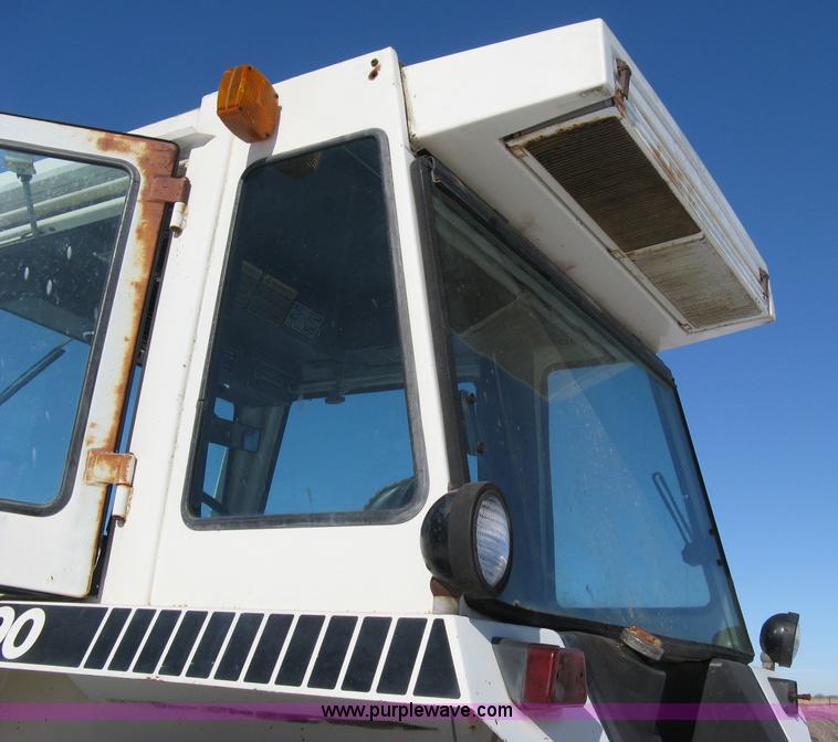 image for item 8209 1979 Case 2090 cab tractor