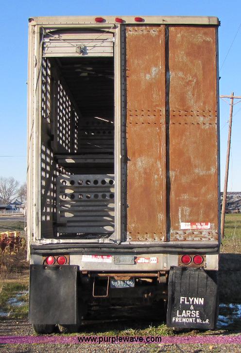 image for item 8366 1978 Merritt cattle trailer