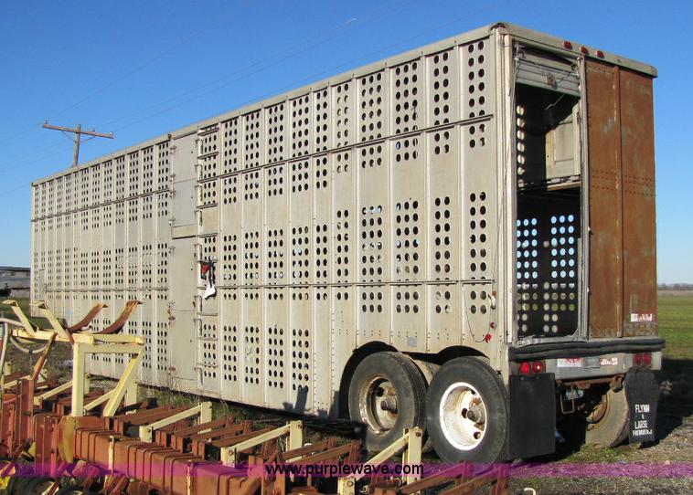 image for item 8366 1978 Merritt cattle trailer