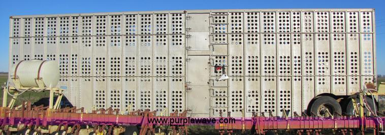 image for item 8366 1978 Merritt cattle trailer