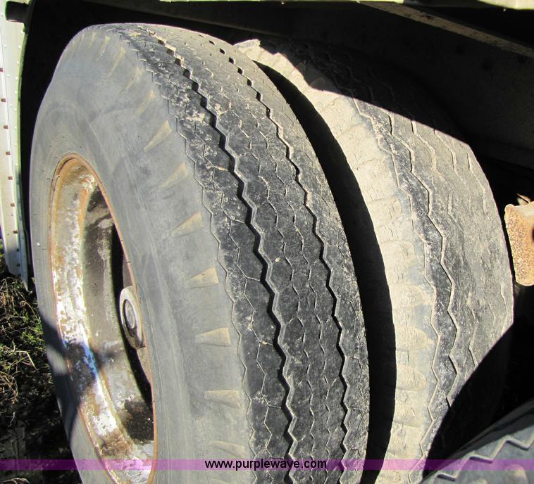 image for item 8366 1978 Merritt cattle trailer